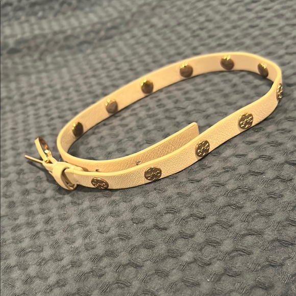 Tory Burch Beige Leather Wrap Bracelet - Picture 4 of 5